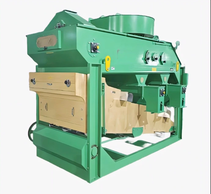 Fine cleaner machine for precise removal of fine impurities from rice and grains